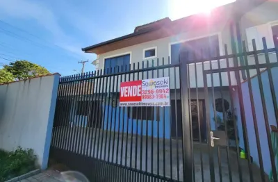 Sobrado de esquina com 3 dormitórios amplos sendo 1 suíte com varanda para venda no guabirotuba curitiba-pr! oportunidade!