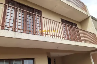 Casa com 3 quartos à venda na Rua Capitão Guilherme Bianchi, 642, Cajuru, Curitiba