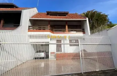 Casa com 4 quartos à venda na Rua Governador Jorge Lacerda, 530, Guabirotuba, Curitiba