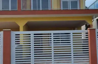 Linda casa de alto padrão na praia dos ingleses! espaço amplo e fino acabamento!