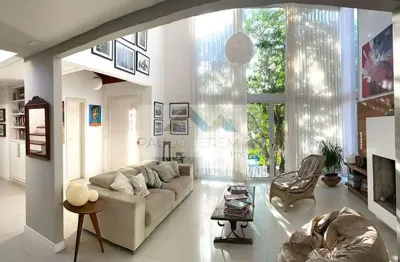 Casa à venda em sambaqui, florianópolis: 160m², 4 suítes, 4 banheiros. conforto e exclusividade por r$3.000.000.
