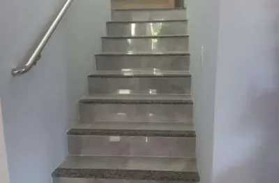 Casa em condomínio em são joão do rio vermelho, florianópolis: 270m², 3 suítes. venda r$1.900.000, locação r$11.000.