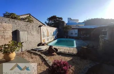 Casa à venda nos ingleses, florianópolis: 3 dormitórios, 2 suítes, 4 banheiros. valor: r$750.000.
