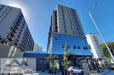 Studio para locação em trindade, florianópolis: 31m², 1 dormitório, suíte e banheiro por r$ 3.900/mês.