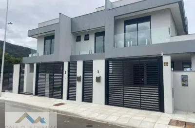 Casa geminada na lagoa da conceição, florianópolis: 172m², 3 suítes, 4 banheiros. aluguel por r$10.000.