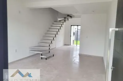 Casa à venda no Rio Vermelho, Florianópolis: 2 dorms, 2 suítes, 92m², por R$619.000. Oportunidade única!