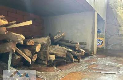 Alugue sítio em Vargem Grande, Florianópolis: 160m², 3 dormitórios, 2 banheiros. Tranquilidade por R$15.000/mês!