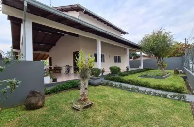 Sobrado à venda em ponta das canas, florianópolis: 250m², 3 dormitórios, 2 suítes, por r$1.800.000.