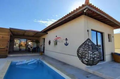 Casa com 04 suítes e piscina na beira do canal marina búzios