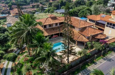 Casa à venda com 7 quartos independente em joão fernandes em buzios
