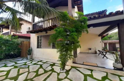 Casa de condomínio à venda, 3 quartos, sendo 2 suítes, 2 vagas, á 150m da praia. baía formosa