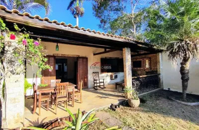 Casa independente com 03 quartos e piscina em geribá