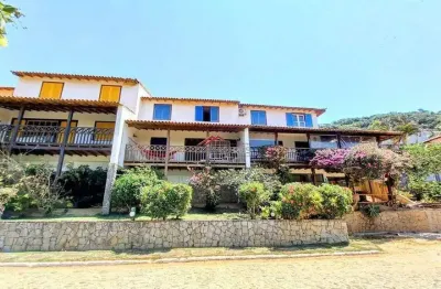 Casa à venda com 3 quartos dentro de condomínio no arpoador da rasa em buzios