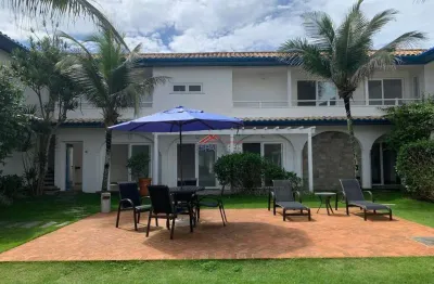 Flat com 1 suíte, unidade térrea, com área gourmet em condomínio frente-mar.