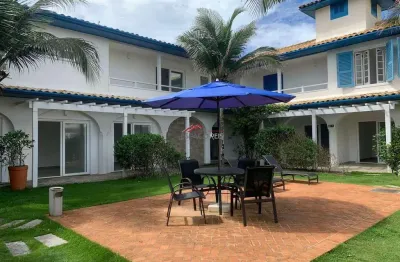 Flat com 1 suíte, vista para o jardim em condomínio frente-mar.