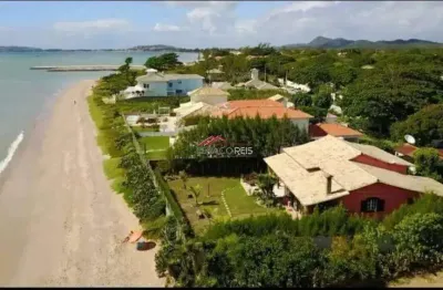 Casa à venda pé na areia com 03 quartos na praia da marina em búzios