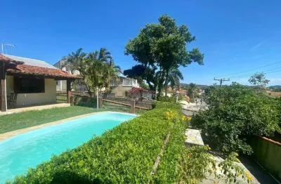 Casa independente à venda ,3 quartos no bairro manguinhos !