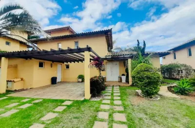 Casa à venda em condomínio ,4 suítes , bairro ferradura !