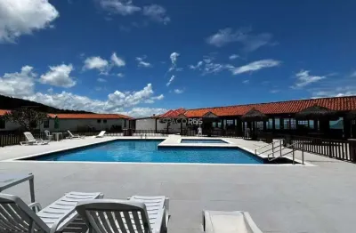 Casa à venda com 5 suítes dentro de condomínio pé na areia na marina em buzios