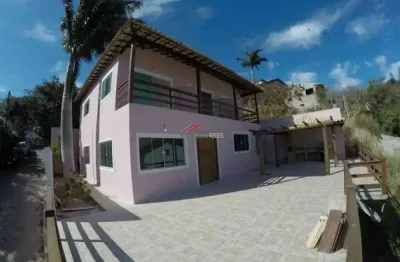 Casa com vista panorâmica 3 quartos e 3 apartamentos em buzios