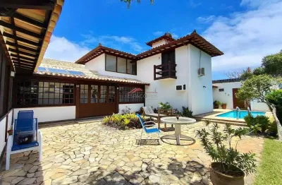 Casa em condomínio com 05 quartos e piscina em Manguinhos Búzios