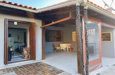 Casa em mariluz com excelente localização próxima ao mar