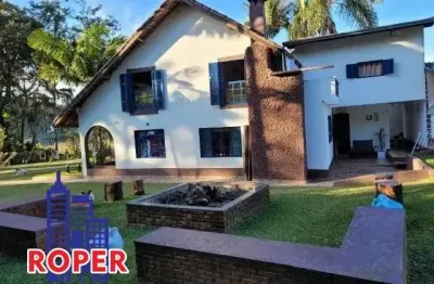 Linda chácara com escritura de 17.297 m²/ casa sede/ piscina à venda em áruja