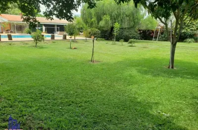 Excelente chácara de 2.260 m²/ casa sede/piscina/ área gourmet à venda no condomínio quinta de santa helena em piracicaba