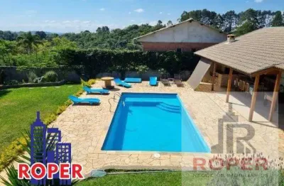 Linda chácara de 1.200 m² com casa sede, piscina e área gourmet à venda em mairiporã.