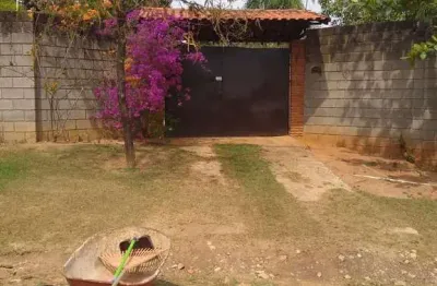 Linda chácara com 1.250 m²/ área gormet/piscina à venda e, monte mor.
