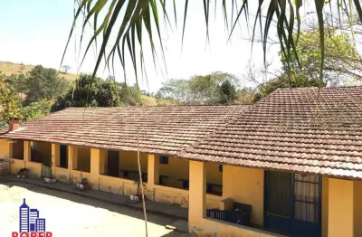 Linda chácara de 29.000 metros com piscina e lago à venda em santa isabel, sp
