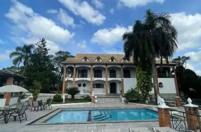 Excelente sitio de 25.000 m²/ casa sede/ piscina/ área gourmet à venda próximo a estrada do vinho em são roque.