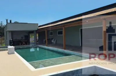 Excelente sitio com escritura de 25.000 m²/casa sede/riacho/piscina/área gourmet à venda em mogi das cruzes