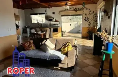 Excelente chácara com escritura e aceita financiamento de 1.380 m²/ casa sede/piscina/espaço gourmet à venda em mairiporã