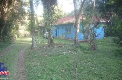Excelente sitio de 170.000 m²/casa sede/área gourmet/lago com nascente à venda em nazare paulista