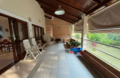 Vende-se casa pronta para uso com 7 dormitórios - estância parque atibaia
