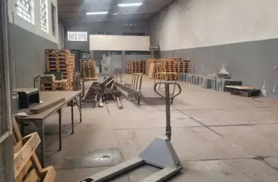 Excelente galpão de 560 m² com 3 pavimentos para alugar no jardim colorado