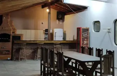 Linda chácara de 1780 m²/casa sede/piscina à venda pé na água em igaratá