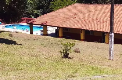 Linda chácara de 4.300 m² aceita financiamento à venda em guararema