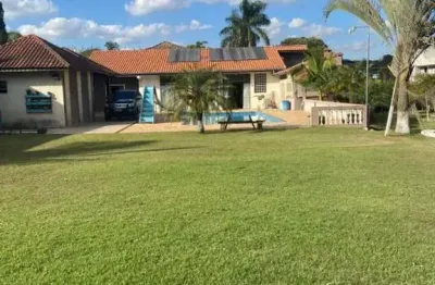 Chácara com 2.000 m²/casa sede/ piscina/espaço gourmet à venda em mairinque