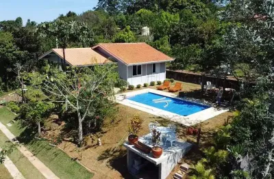 Linda chácara de 2.160 m²/casa sede/piscina à venda em condomínio em ibiúna