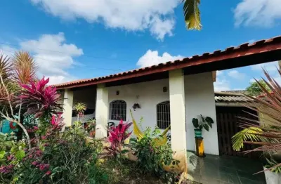 Conforto total: casa com 4 dormitórios, piscina e cozinha americana em itanhaém