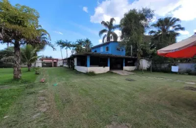 Chácara com piscina, 4 quartos e churrasqueira em itariri.