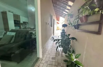 Casa com 2 quartos e área gourmet com churrasqueira em itanhaém.