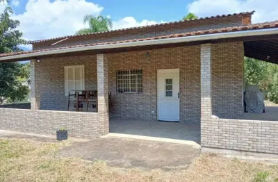 Chácara com 2 quartos e espaço para piscina em itariri.
