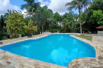 Chácara com 15 quartos, piscina e churrasqueira em peruíbe.