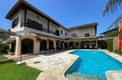 Casa à venda no centro de itanhaém - r$ 2.500.000,00.