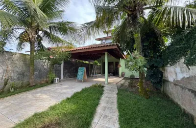 Casa com 3 quartos, espaço para piscina e jardim em peruíbe.
