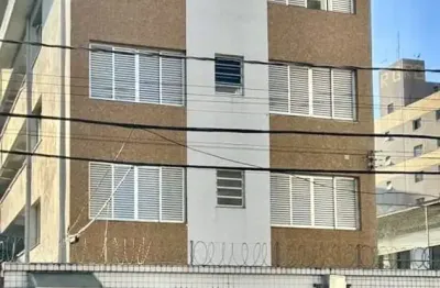 Apartamento na praia com área gourmet em praia grande.