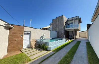Casa frente mar com piscina e 3 quartos em itanhaém.